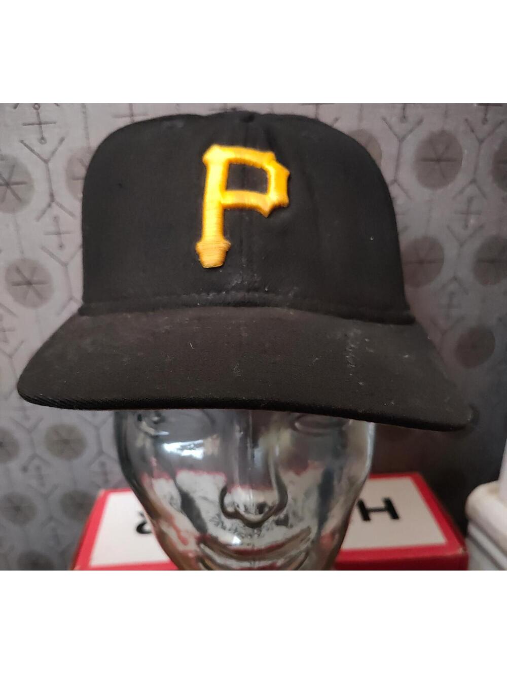 New Era vintage Pittsburgh Pirates MLB Fitted Hat 7 1/4